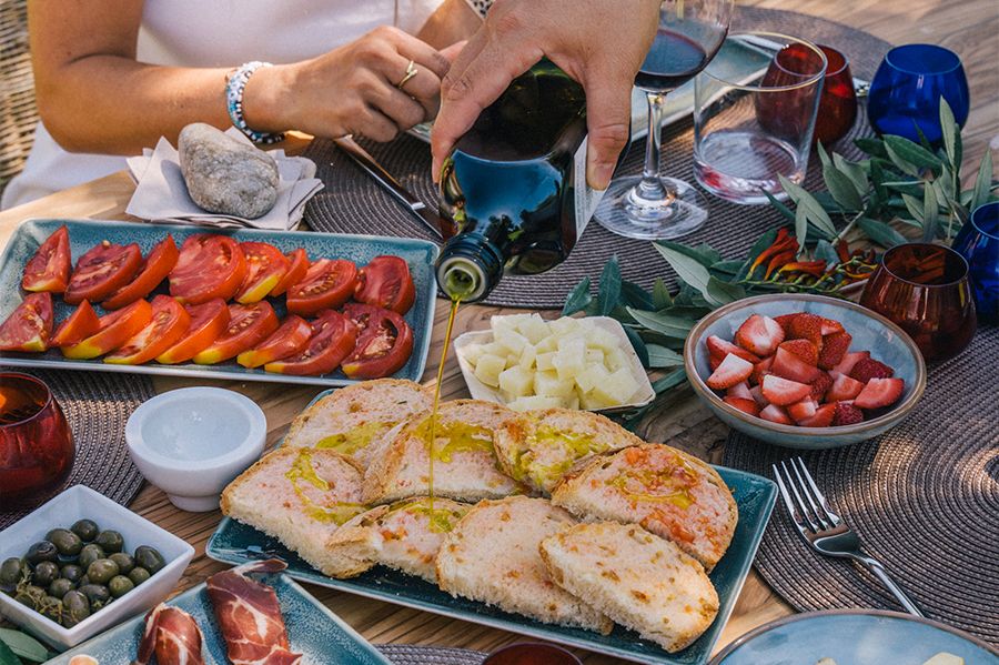Olive oil tasting in the Empordà during a Costa Brava cycling experience
